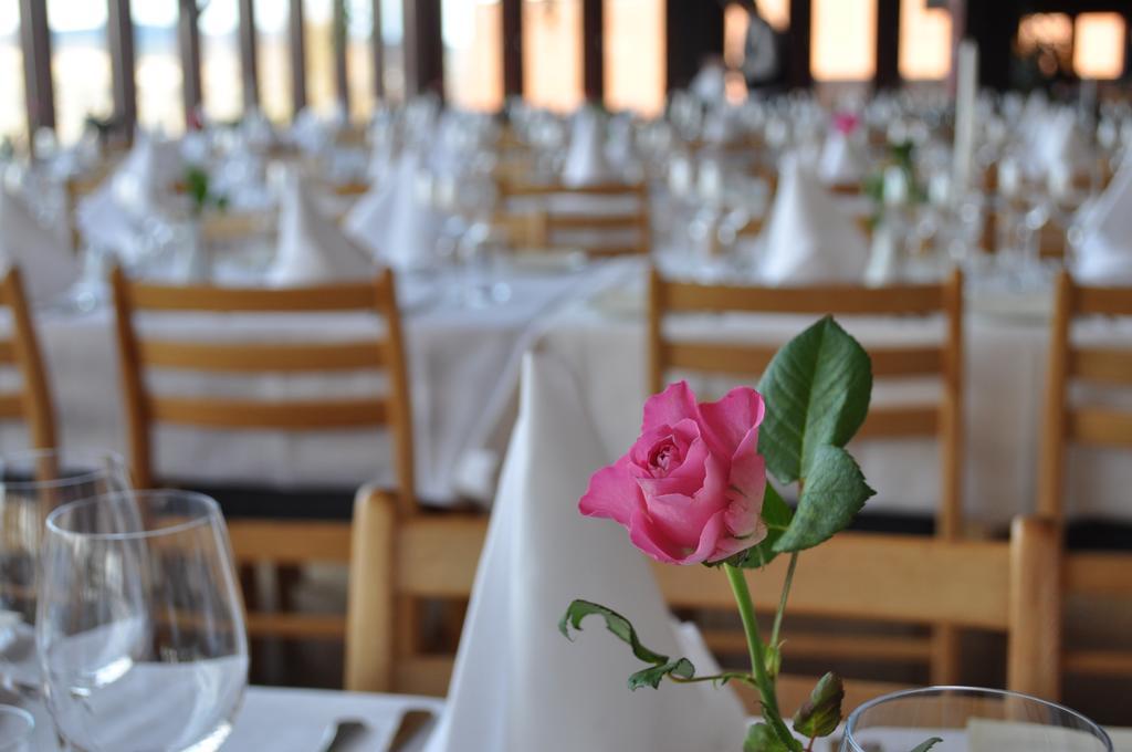 Honne Hotell Biri Екстериор снимка